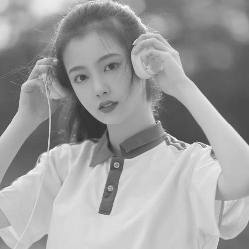 女生头像黑白图片2025最火爆