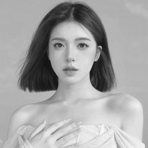 女生头像黑白图片2025最火爆