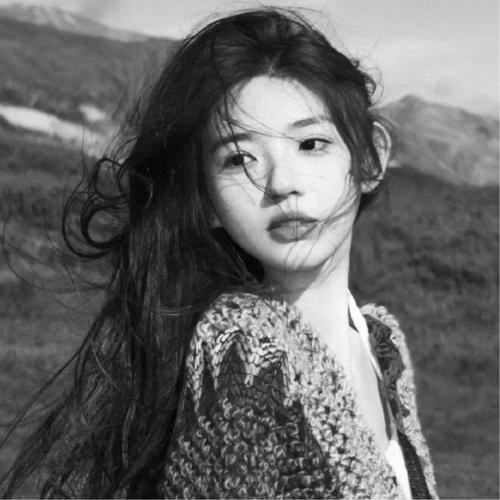 女生头像黑白图片2025最火爆