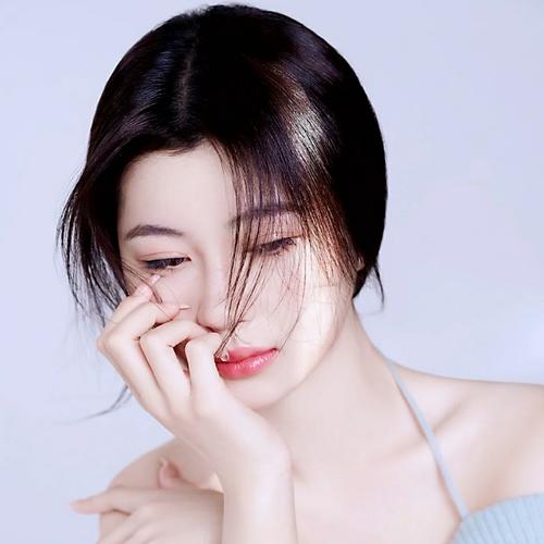 网上很火的伤感头像图片