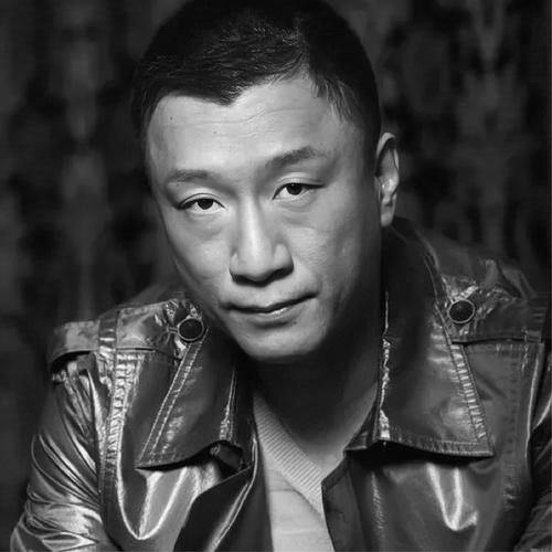 黑白伤感男生头像图片