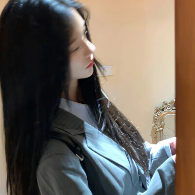 特别好看但不露头的女生头像背影