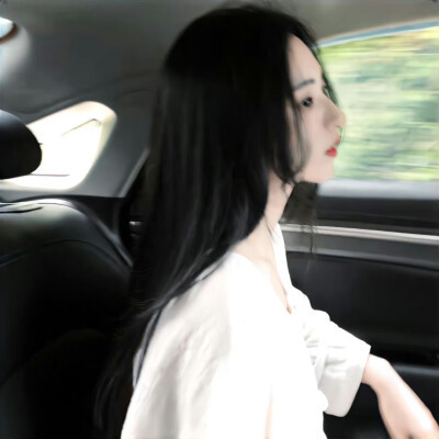 特别好看但不露头的女生头像背影