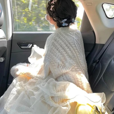 精选高清不露脸背影女生头像图片