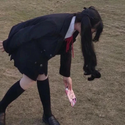 唯美不露脸背影女生头像图片