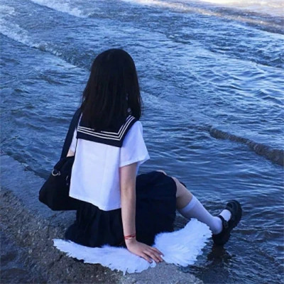 唯美不露脸背影女生头像图片