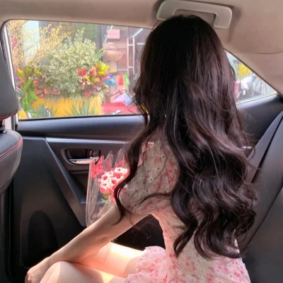 唯美不露脸背影女生头像图片