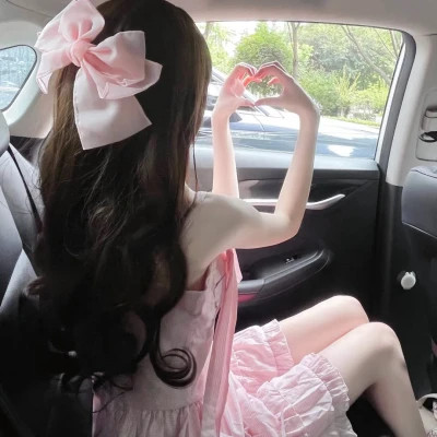 绝美不露脸背影女生头像图片