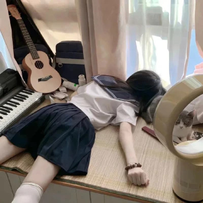 绝美不露脸背影女生头像图片