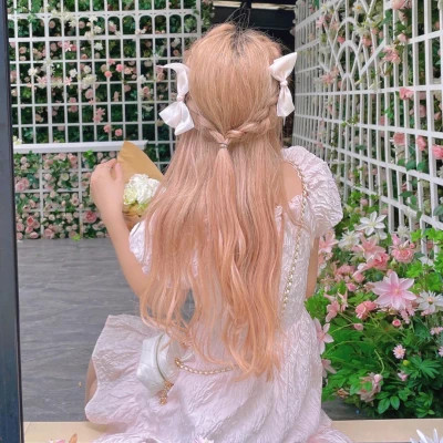 绝美不露脸背影女生头像图片