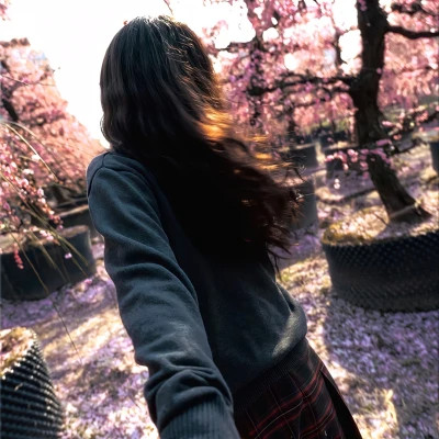 绝美不露脸背影女生头像图片