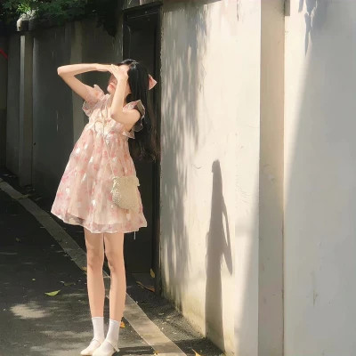 最新不露脸背影女生头像图片