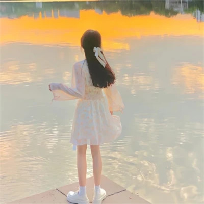女生好看的有气质的背影图片头像