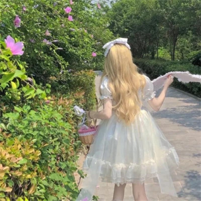 女生背影头像的唯美意境图片