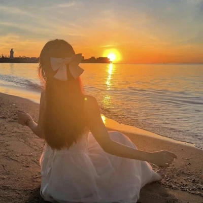 背影头像女简单干净气质图片