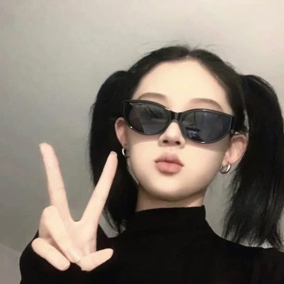 高质量的女生头像图片