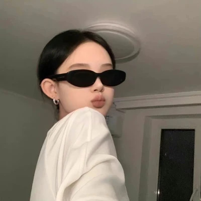 精选高级女生头像图片