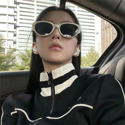 精选高级女生头像图片