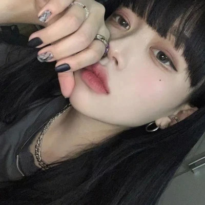 精选高级女生头像图片