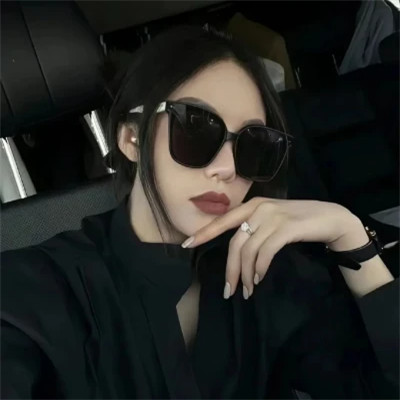 精选高级女生头像图片
