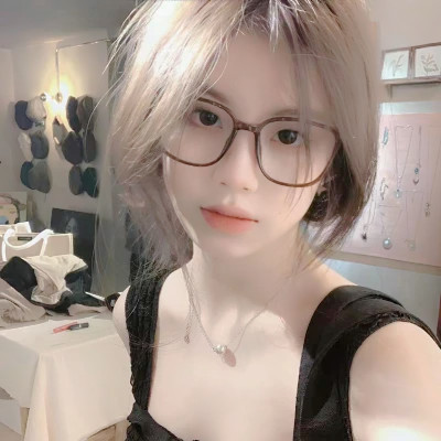 2025年女性头像高清大图