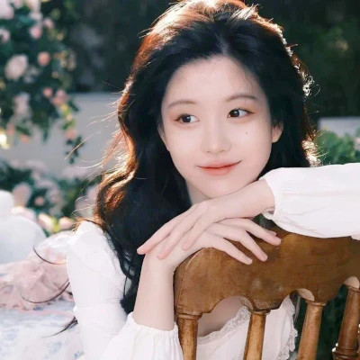 2025年流行真人女头图片