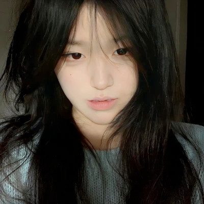 2025年最受欢迎的真人女头图片