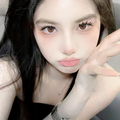 2025年最受欢迎的真人女头图片
