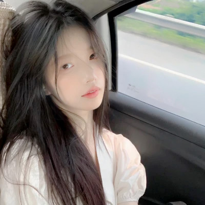 2025年最新女生真人头像图片
