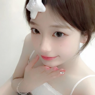2025年最新女生真人头像图片