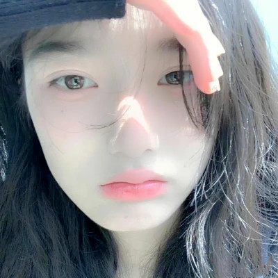 2025年最新女生真人头像图片