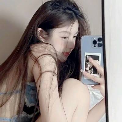 2025年最新女生真人头像图片