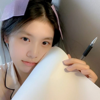 2025年最新女生真人头像图片