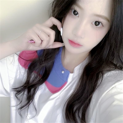 2025年最新女生真人头像图片