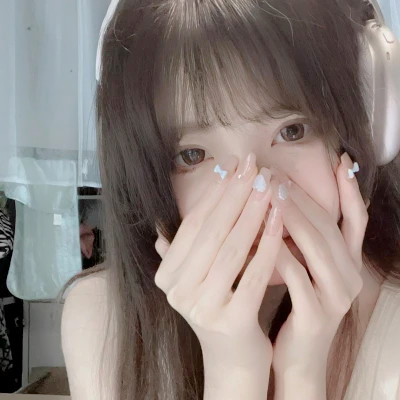 2025年流行女生真人头像图片