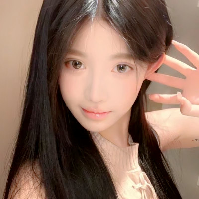 2025年流行女生真人头像图片