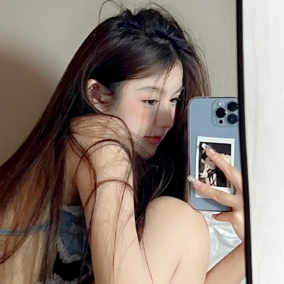 2025年流行女生真人头像图片