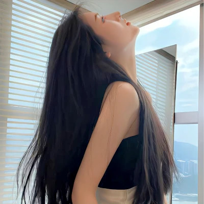 2025年最受欢迎的女生真人头像图片