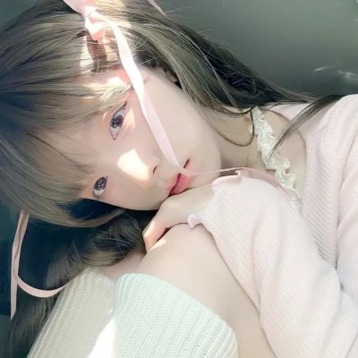 2025年最受欢迎的女生真人头像图片