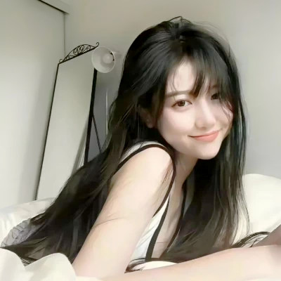 2025年最受欢迎的女生真人头像图片