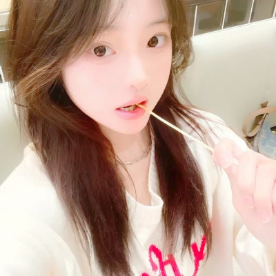2025年女生真人头像
