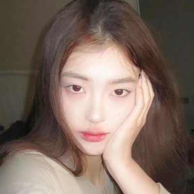 2025年女生真人头像
