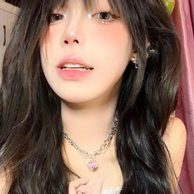 2025年女生真人头像