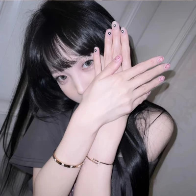 2025年最新女生微信头像图片精选
