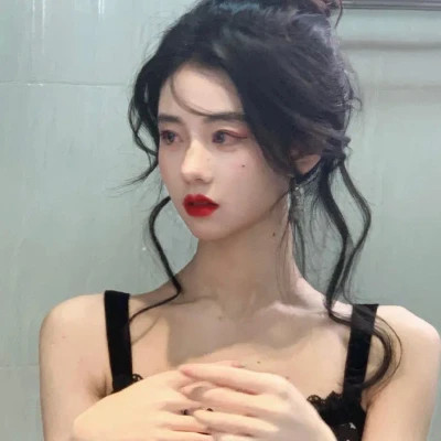 2025年最新女生微信头像图片精选