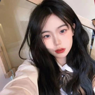 2025年最新女生微信真人头像图片