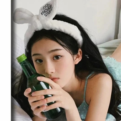 2025年最新女生微信真人头像图片