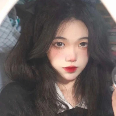 2025年最新女生微信真人头像图片
