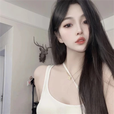 2025年最新女生微信真人头像图片