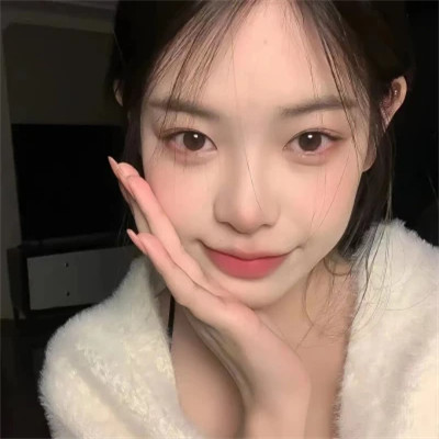 2025年最新女生微信真人头像图片